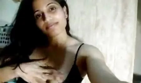 Trio lesbian fetish menggoda sebelum melakukan seks video jilbab nungging oral dan memainkan