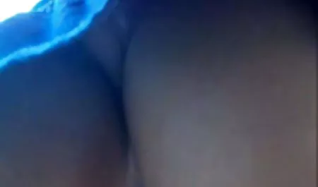 Toket kencang bokep jilbab lokal Euro Memantul di kontol kakek setelah mengisap nya