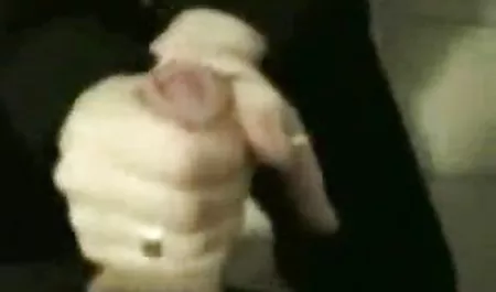 Ditandatangani bokep smp jilbab penggoda menyebar kakinya sebelum naik titit besar