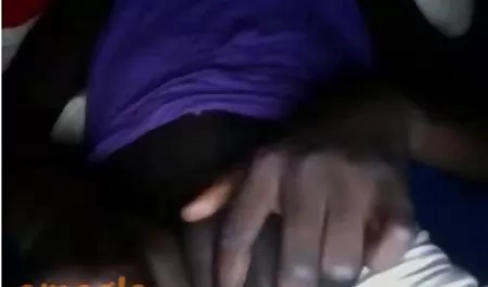 DI KANTOR video sex tante jilbab TOKET BESAR PUKAS