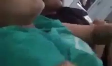 - subur tante hot jilbab Devon angin mainan di anal