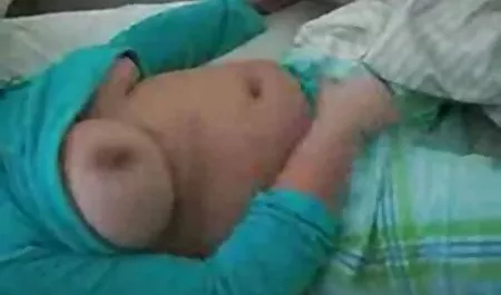 Terlihat cewek yang baik tudung ngesex ditipu bercinta dengan sakit nerd