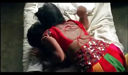 Saya membeli yang besar jilbab bokeo dan mahal strap-on untuk bercinta dengan anda